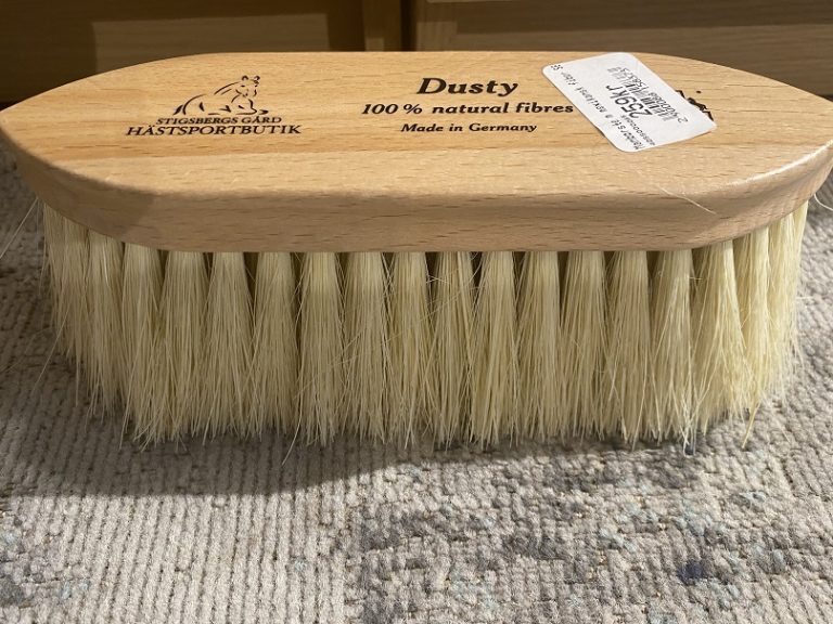 Mankborste med mexikansk fiber – Stigsbergs Gård, William Leistner