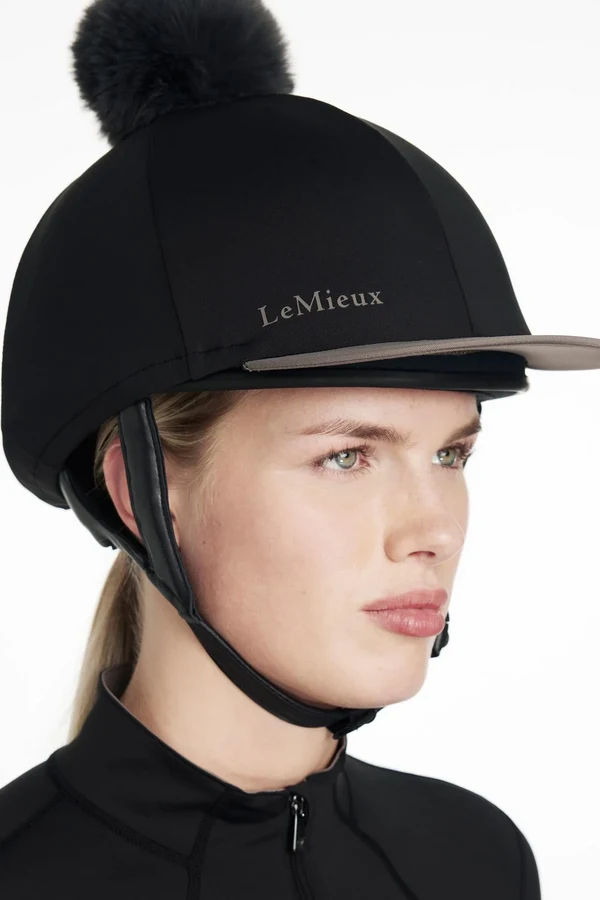 Hjälmöverdrag Classique Pom Hat – LeMieux